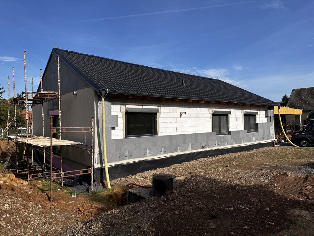 Zateplení střechy foukanou izolací