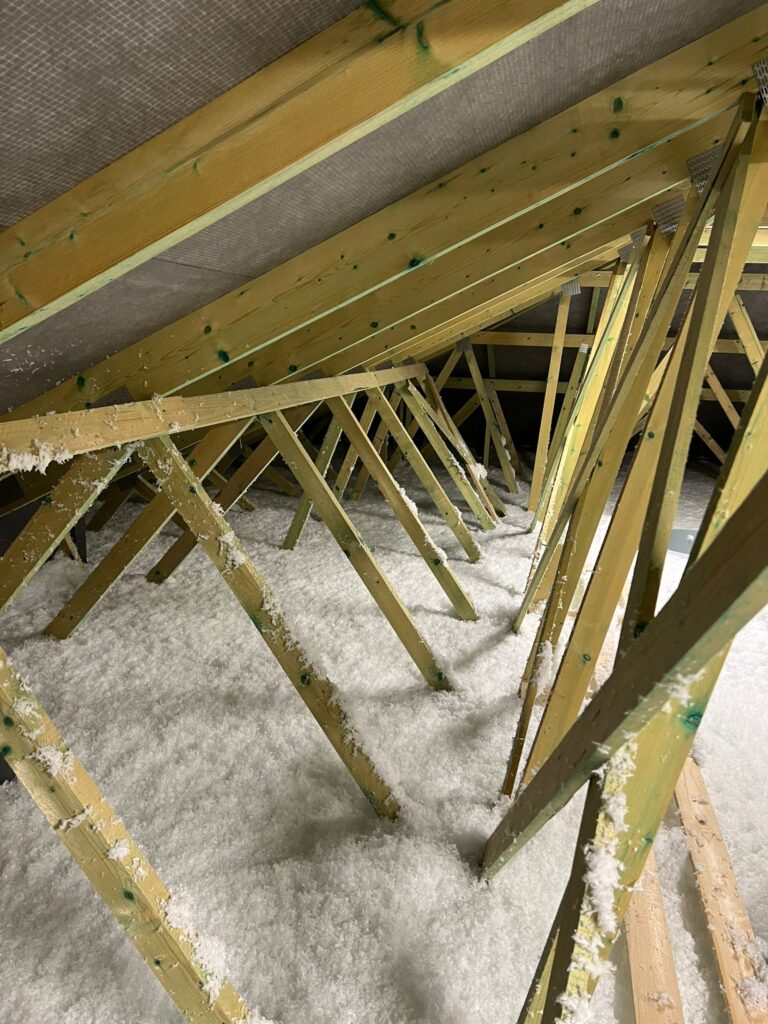 Foukaná izolace Královehradecký kraj, půda 241 m²