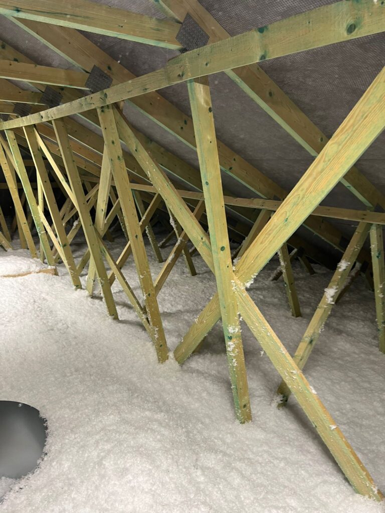 Foukaná izolace Královehradecký kraj, půda 241 m²
